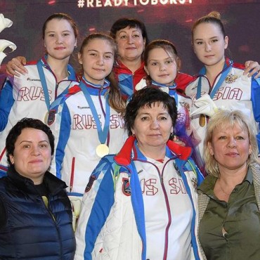Рапиристки — чемпионки кадетского Первенства Европы