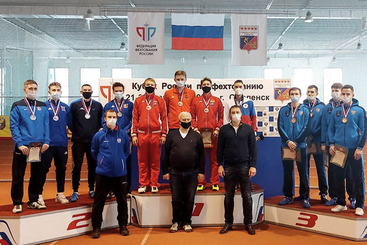 Серебряные медали команды саблистов на Кубке России.