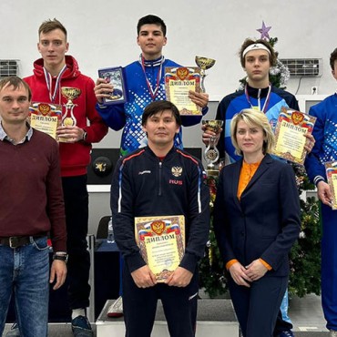 Награды петербургских рапиристов на кадетском турнире