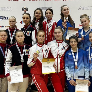 Команда петербургских рапиристок – серебряный призер Первенства России
