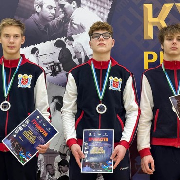 2 медали «Кубка легенд» республики Башкортостан — у петербургских рапиристов