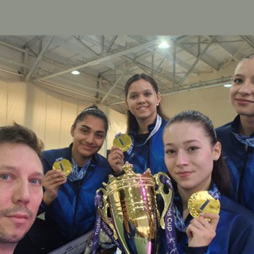 Карина Таллада в команде россиянок завоевала золото юниорского Кубка мира по сабле