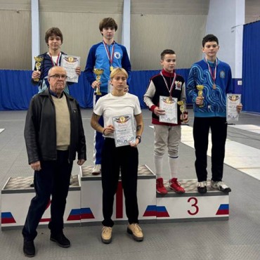 Две награды Марка Ширшова на детском сабельном турнире